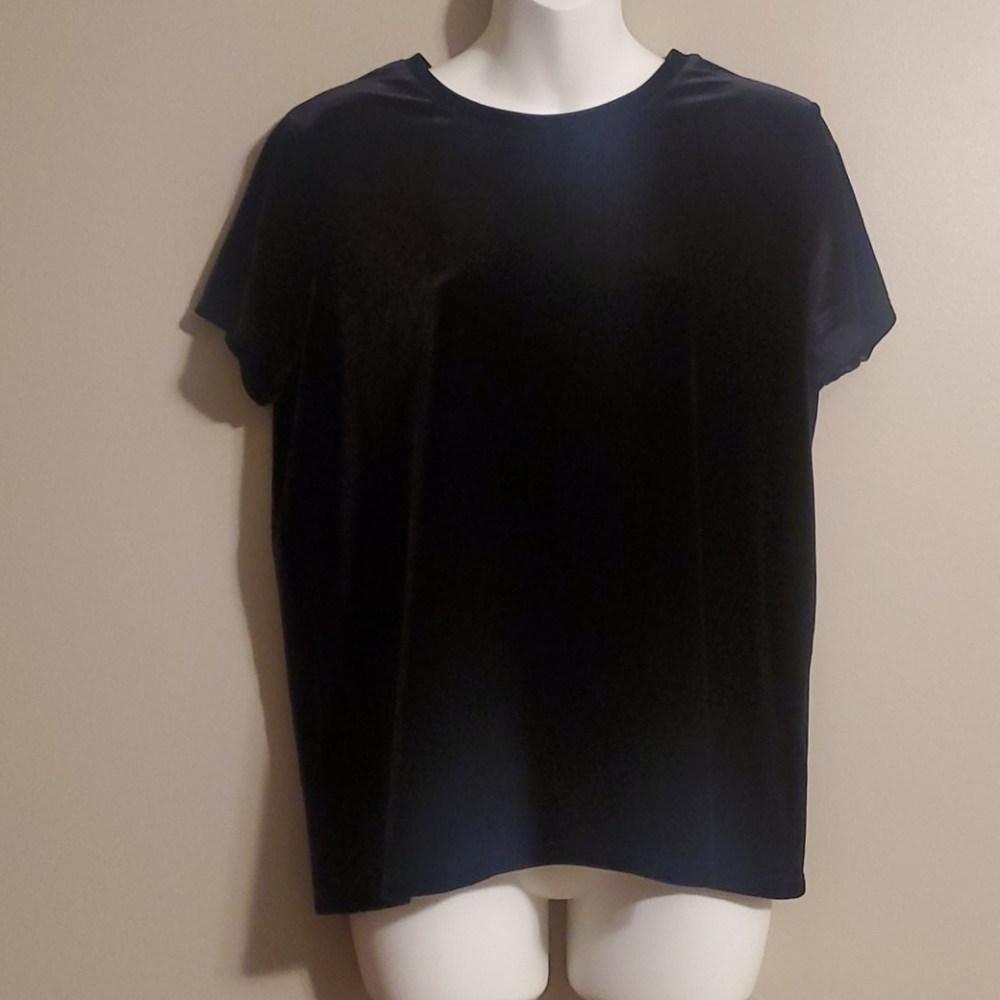 Gap solid black velour shirt